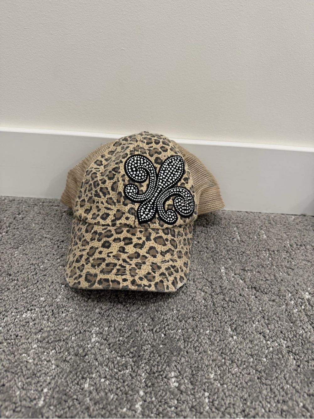Animal Print Hat from Buckle